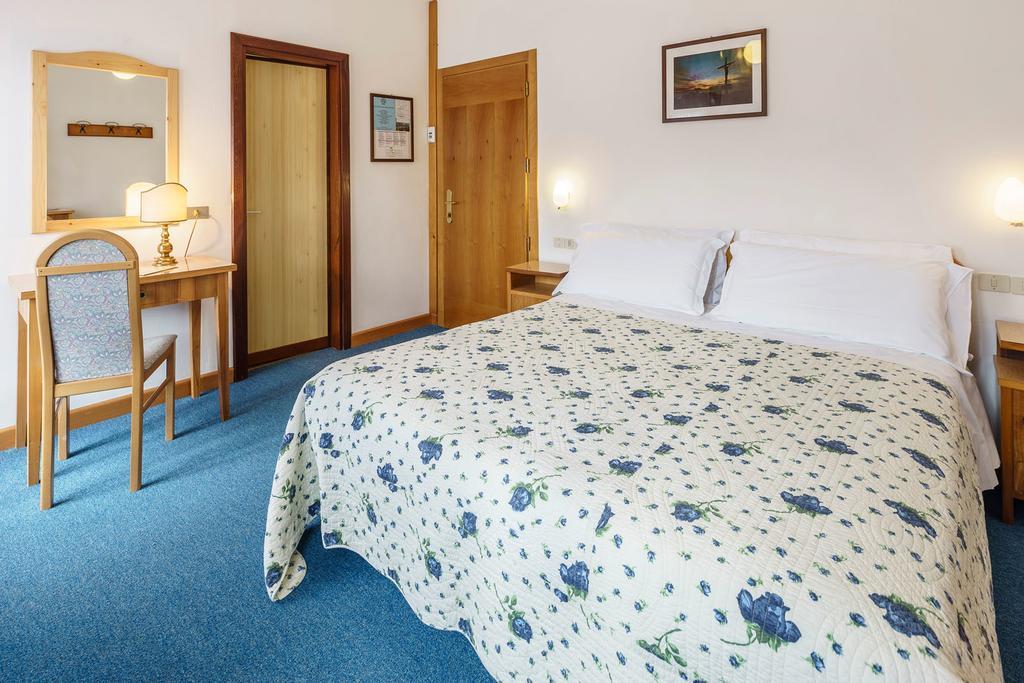 סאן ויטו די קדורה Hotel Roma חדר תמונה